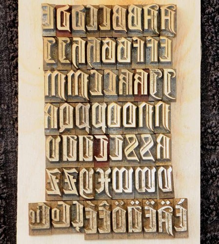 Prägeschrift mm - 11,