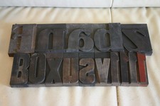 15 große alte Drucklettern