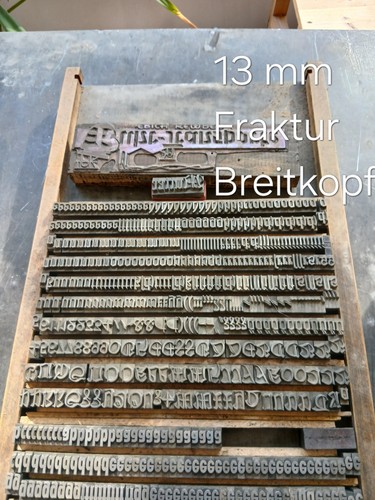 Bleilettern frakturschrift - bleilettern,,