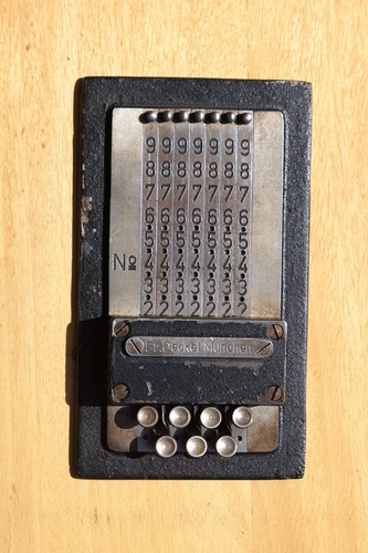 Prägewerkzeug deckel - fr.,