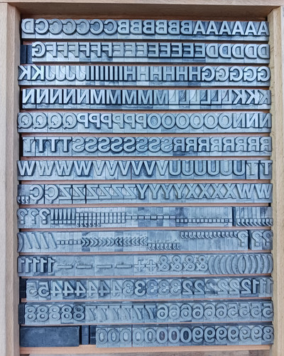 Helvetica halbfett punkt - 48,
