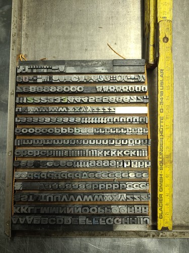 Lettern punkt fette grotesk - punkt,
